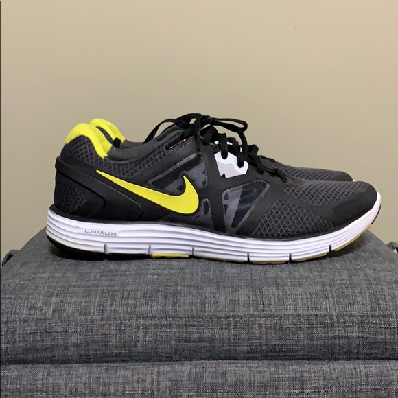 nike flyknit lunarglide 3